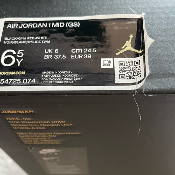 New Jordan Ones Mids Gs Banned black and red - Picture 3 of 3